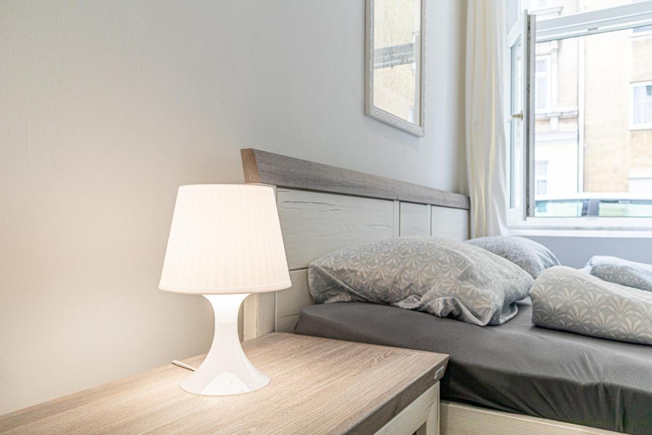 9 Min From City Center - Lovely Studio Near U1 Reumannplatz Vienna Exterior photo